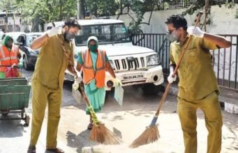 गणवेश नसताना सफाई कर्मचारी परिधान कसा करणार?