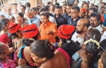 भाऊच्या धक्क्यावर रोहींग्या हिरव्या सापांना ठेचून काढू-नितेश राणे
