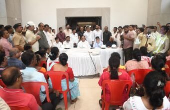*बीडीडी चाळीतील रहिवाशांना येत्या श्रावणाच्या आत चाव्या*